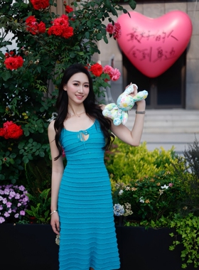 ULAN尤兰高定孔雀蓝钉珠包臀裙吊带连衣裙度假风收腰鱼尾中长裙女