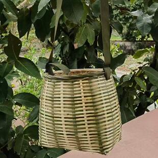 广西竹编采茶篓竹制鱼篓竹篮子斜跨背篓演出装饰茶叶篓竹筐采茶篓