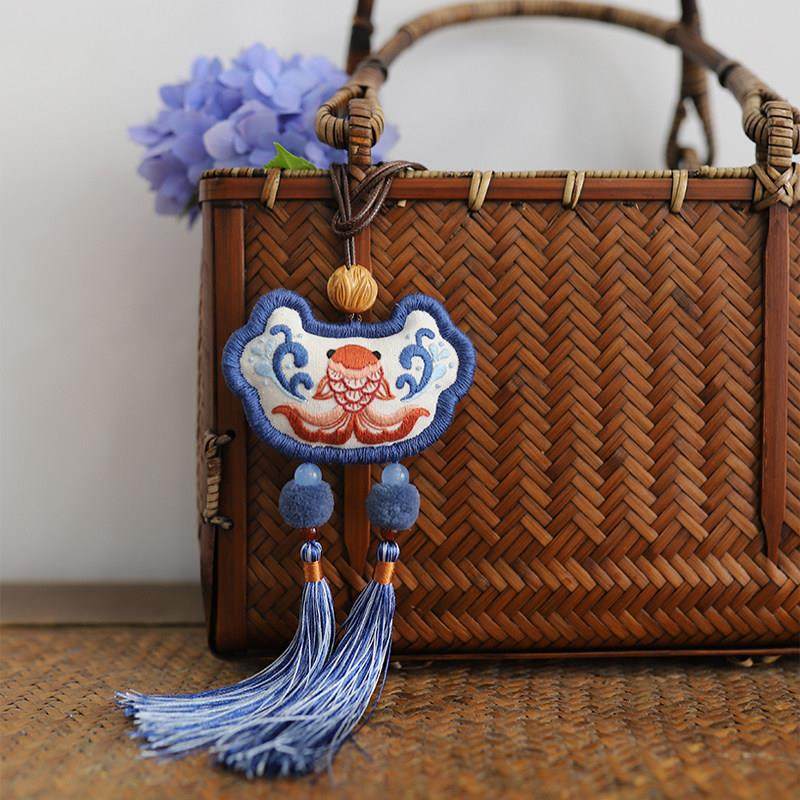 花暖莲年有鱼余锦鲤平安锁毛球流苏手工刺绣DIY材料包项链车挂钥,居家布艺,缝纫DIY材料套装,淘宝优惠券,粉丝福利购,淘宝优惠卷