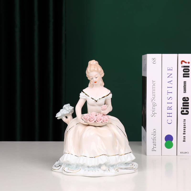 现代家居装饰品西洋女人物陶瓷摆件客厅卧室酒柜玄关摆设结婚礼物