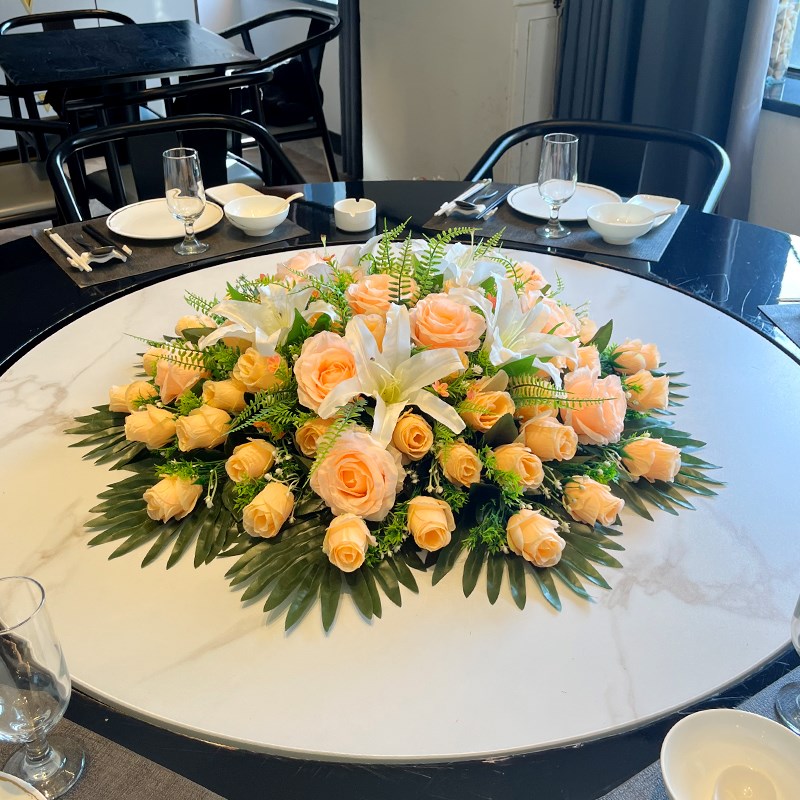 酒店圆桌转盘花餐桌花在中间酒店盒子餐厅桌面装饰摆件人造花假花