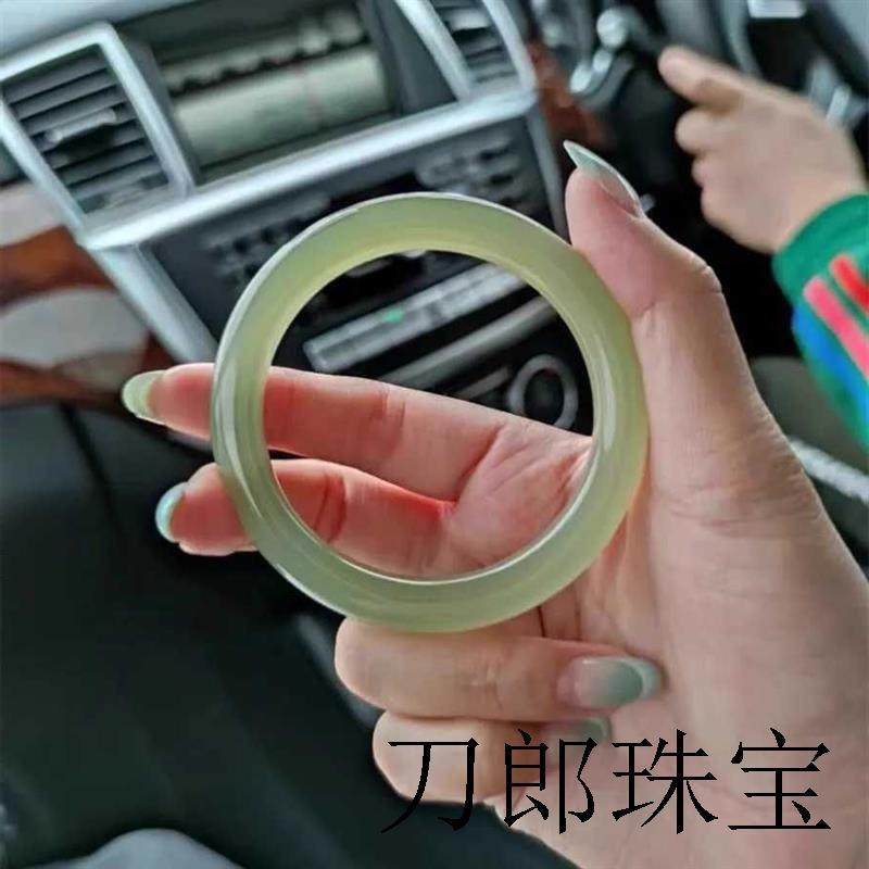 高端新疆和田玉青玉手镯茶晴玉手镯晴水玉镯子深绿旺夫圆条玉手镯