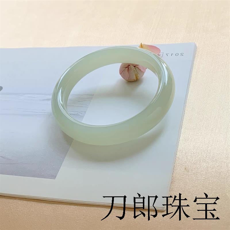 高端和田玉手镯细条少女款高端羊脂白玉手镯精品气质旺夫贵妃镯子