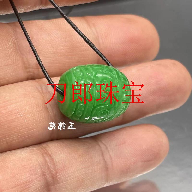 满色帝王绿翡翠色雕工仿古路路通挂件男女款阳绿锁骨链转运珠吊坠