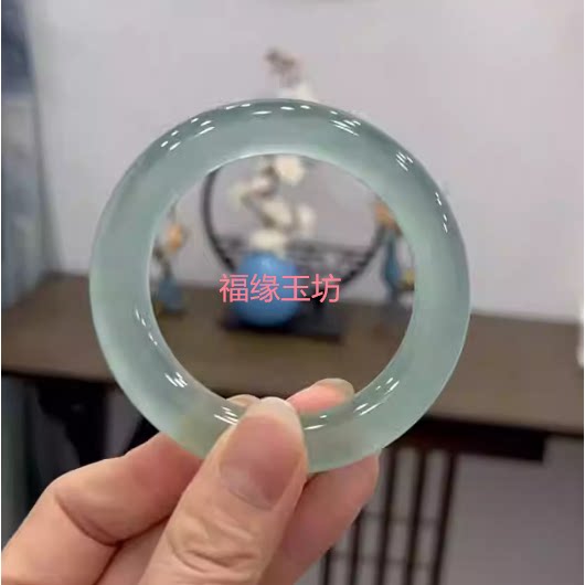 翡翠色高冰种晴水满色浅绿蓝水晴底胖圆条冰种女款饰品送礼玉镯子