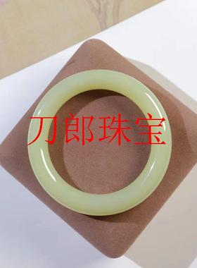 精选新疆若羌黄玉圆条手镯和田玉色黄口料鸡油黄玉镯子女款送礼物