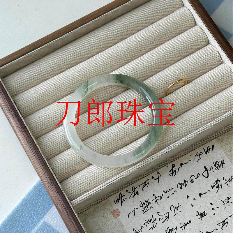 精品新疆天山翠手镯冰翠玉镯女款