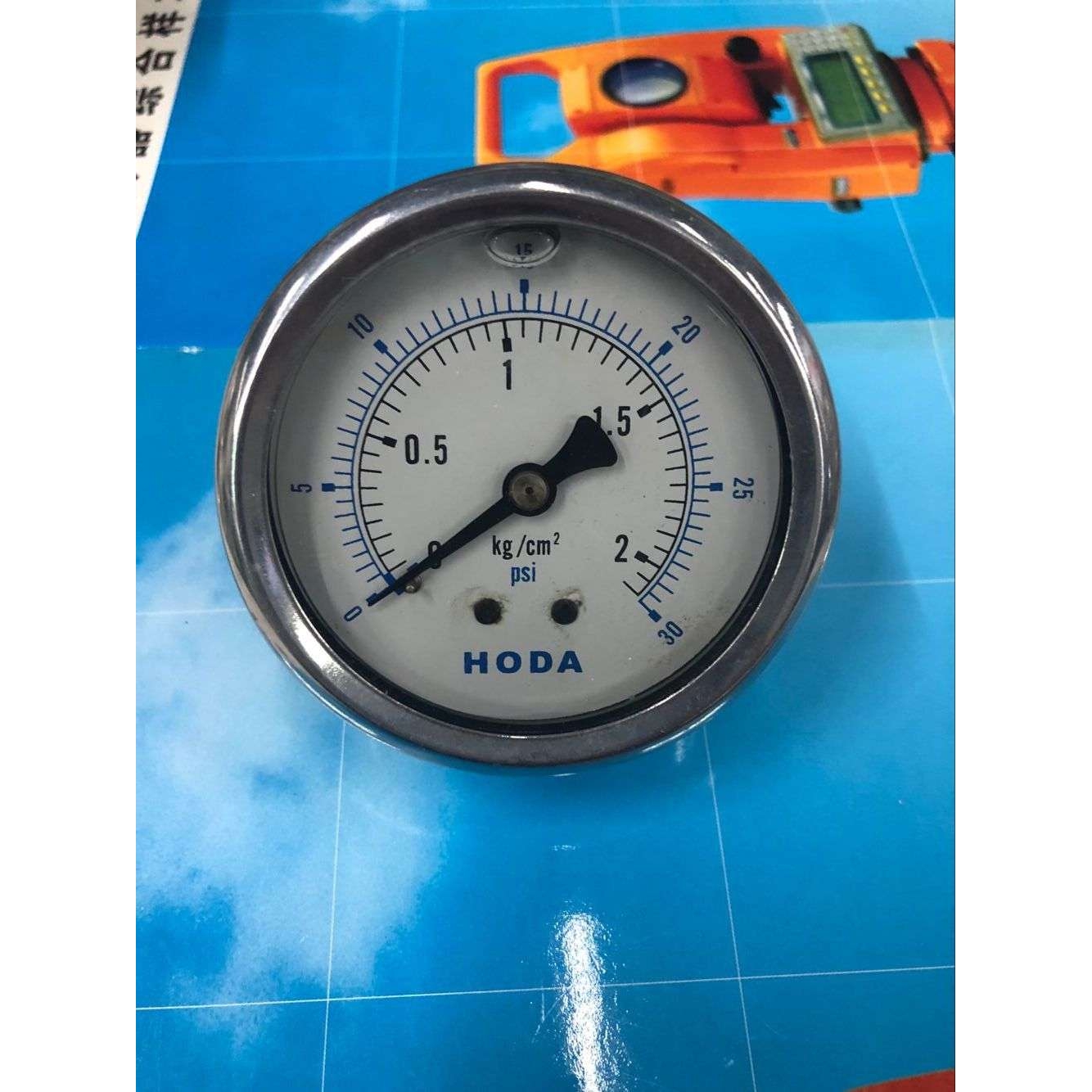 HODA牌抗震表油压表耐震表YN60ZT轴向带边1 2 5 7 10 15 25 35KG