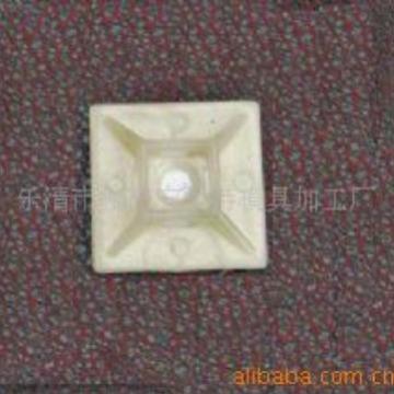 乐清博锐模具制造中心专业生产吸盘模具各种尼龙扎带模具！