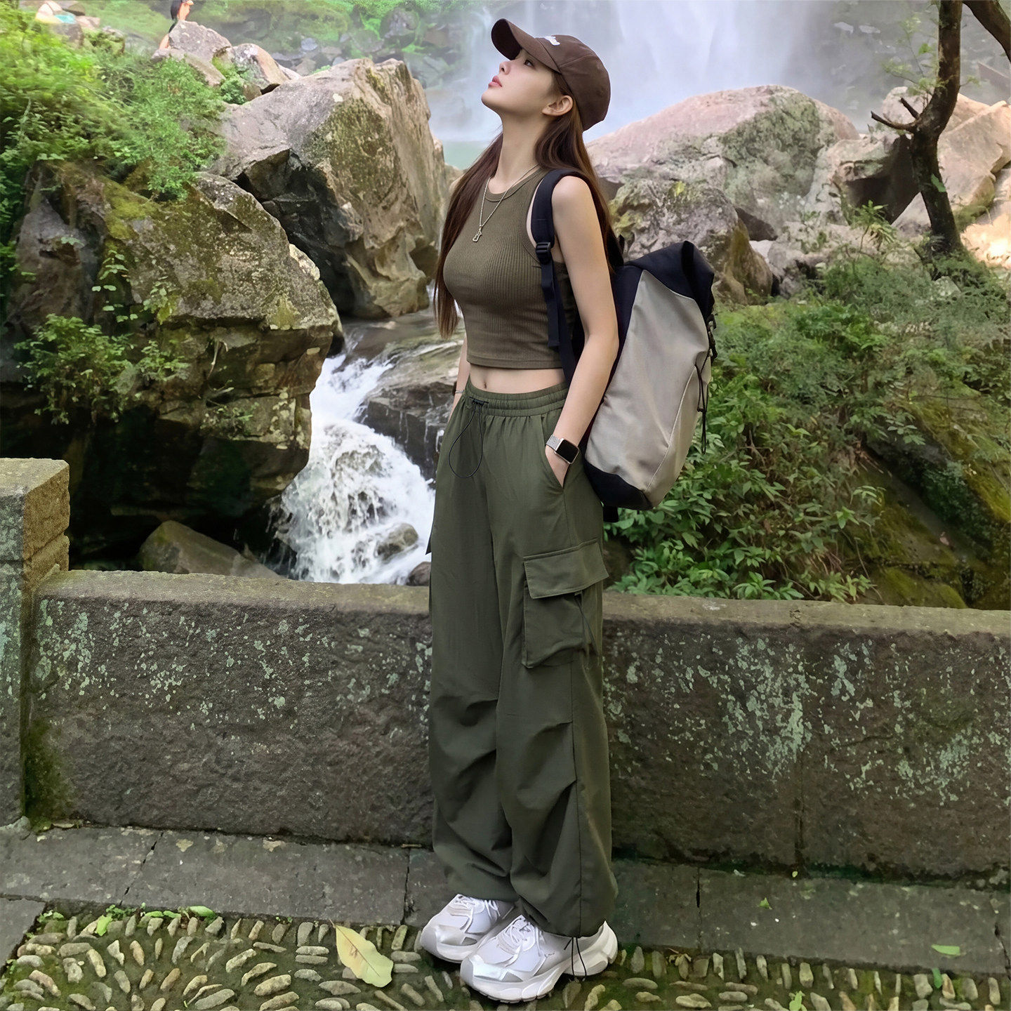 军绿色速干工装裤夏季女款2026新款户外运动登山冲锋裤冰丝阔腿裤