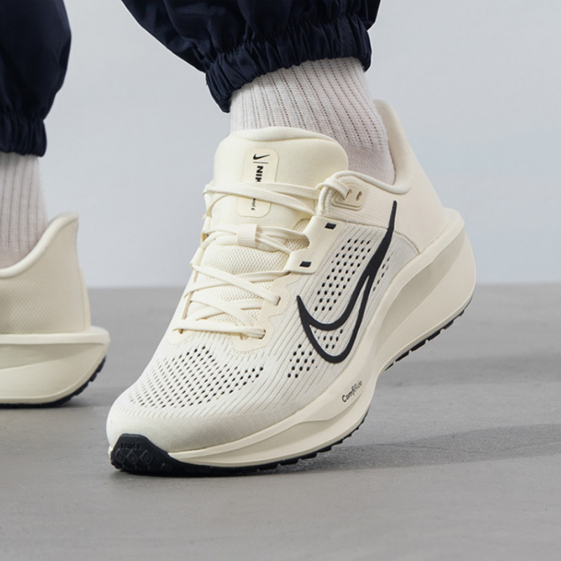 Nike耐克缓震耐磨跑步鞋