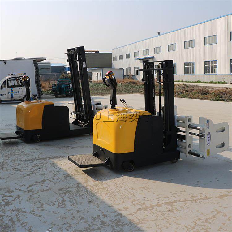 岩棉夹包机棉花抱车夹抱机家电小型电动夹抱式软包叉车1.5吨抱车