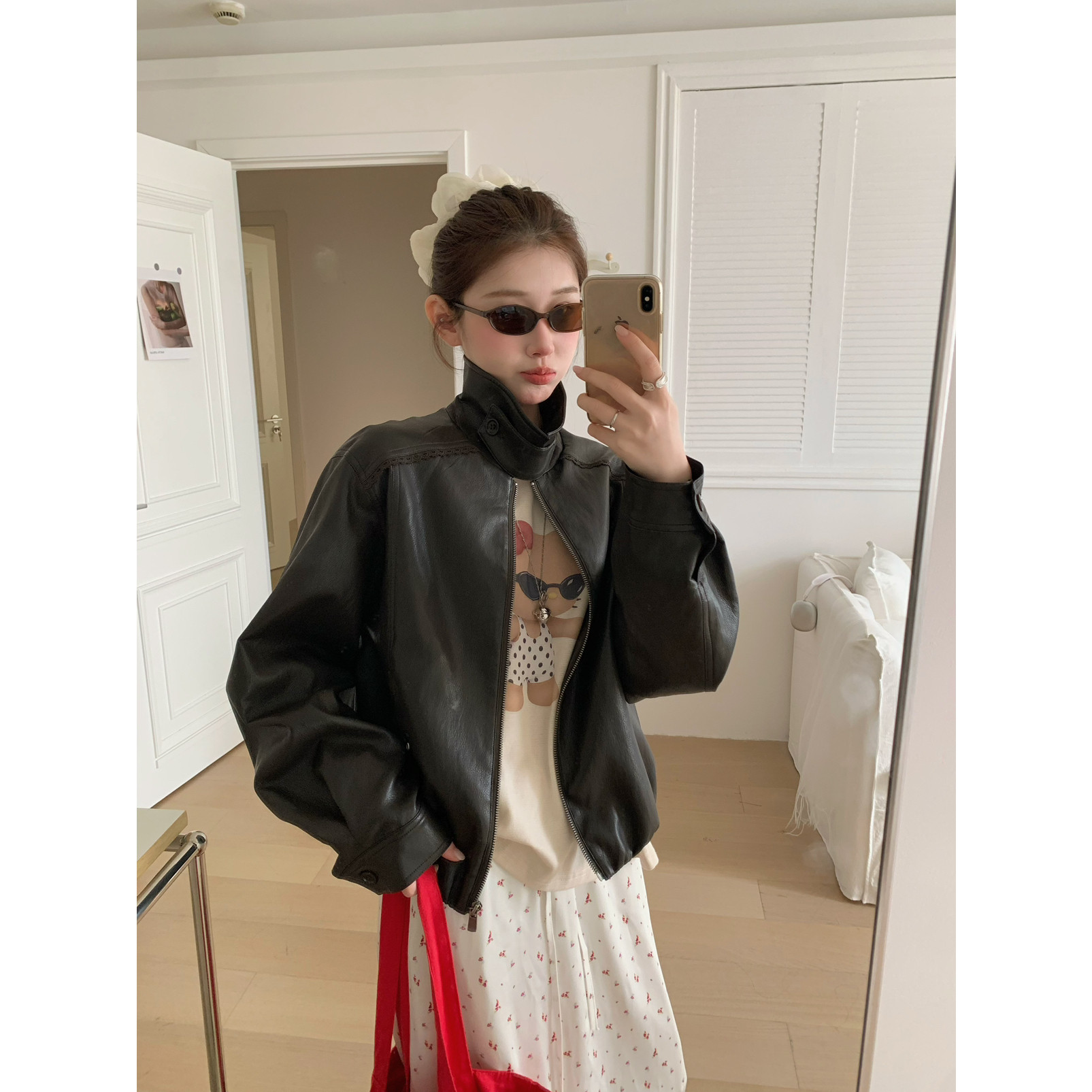 秋上新韩系复古百搭洋气甜美拼蕾丝小银标外套皮衣HW26701