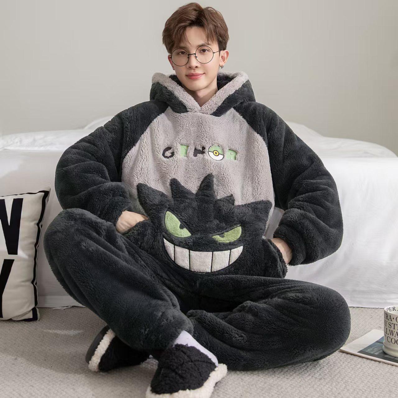 男士法兰绒冬季珊瑚绒睡衣男青年保暖加厚加肥加大码家居服套装男