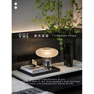 样板房卧室床头柜现代轻奢软装饰品摆件组合套装艺术装置道具产品