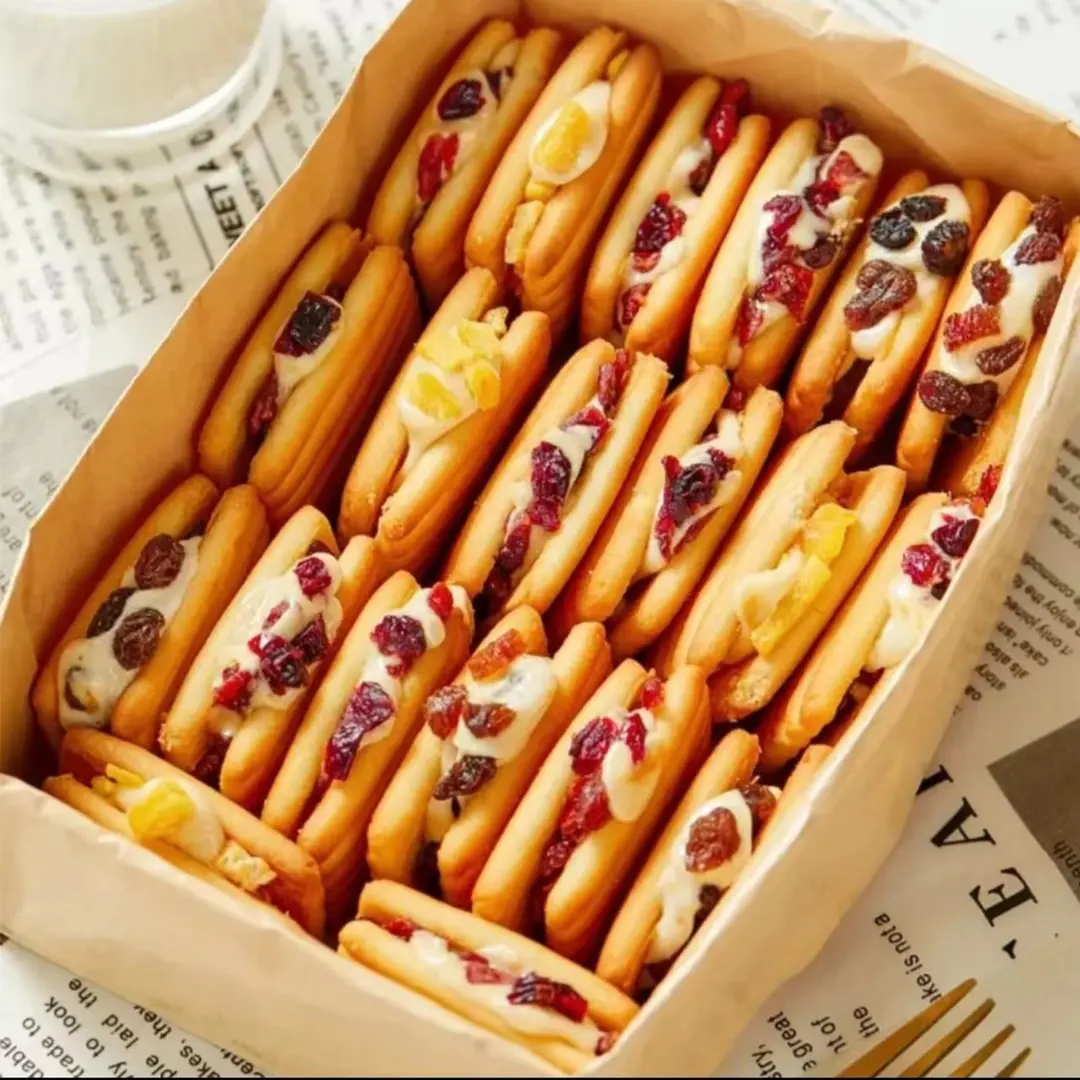 果滋趣啵啵奶酥即食纯手工牛扎奶酥夹心饼干蔓越莓酥脆浓郁袋装