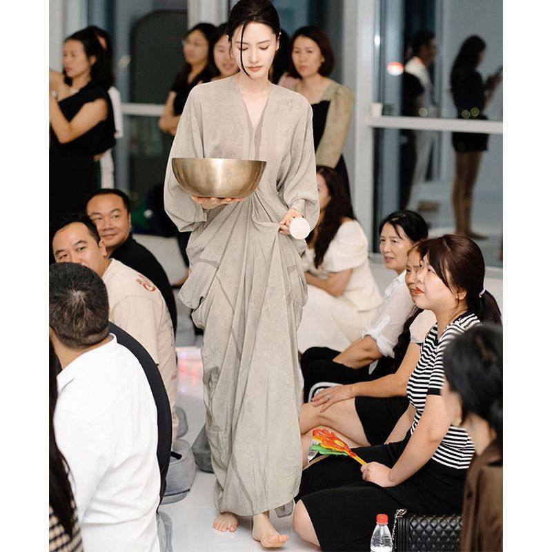 秋季新款遮肚子减龄连衣