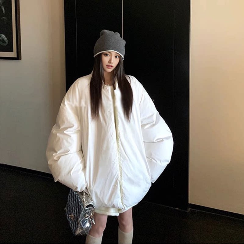韩系白色蓬感圆领面包服2