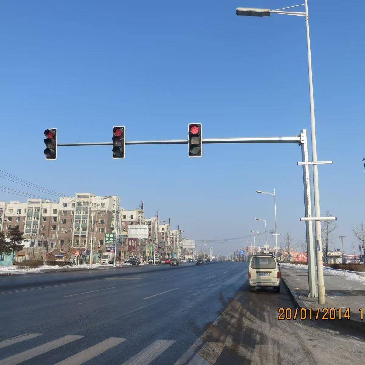 交通信号灯交通警示灯L型框架式十字路口人行道红绿灯