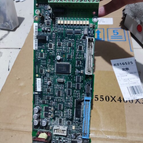 议价西威变频器主板 R-AGY-2-EV ，二手拆机 ，成色如图