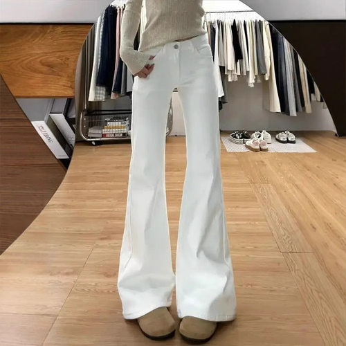 白色低腰显瘦微喇牛仔裤女
