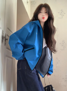 早秋穿搭2025新款克莱因蓝色飞行员夹克外套女高级感登山服冲锋衣