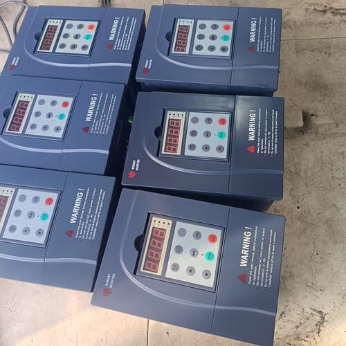 议价ROBUST变频器LB60CZ-4T0022BELB60CZ4T0022BELB60CZ4T0022BE