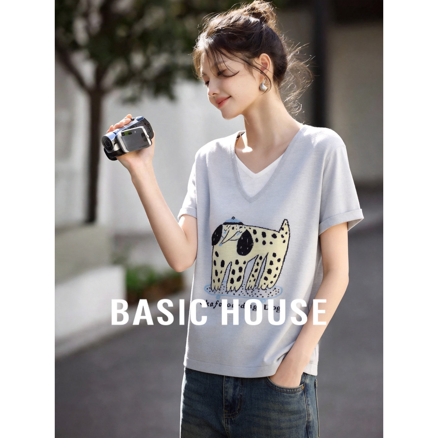 Basic House/百家好印花V领短袖针织衫女撞色夏季新款假两件上衣