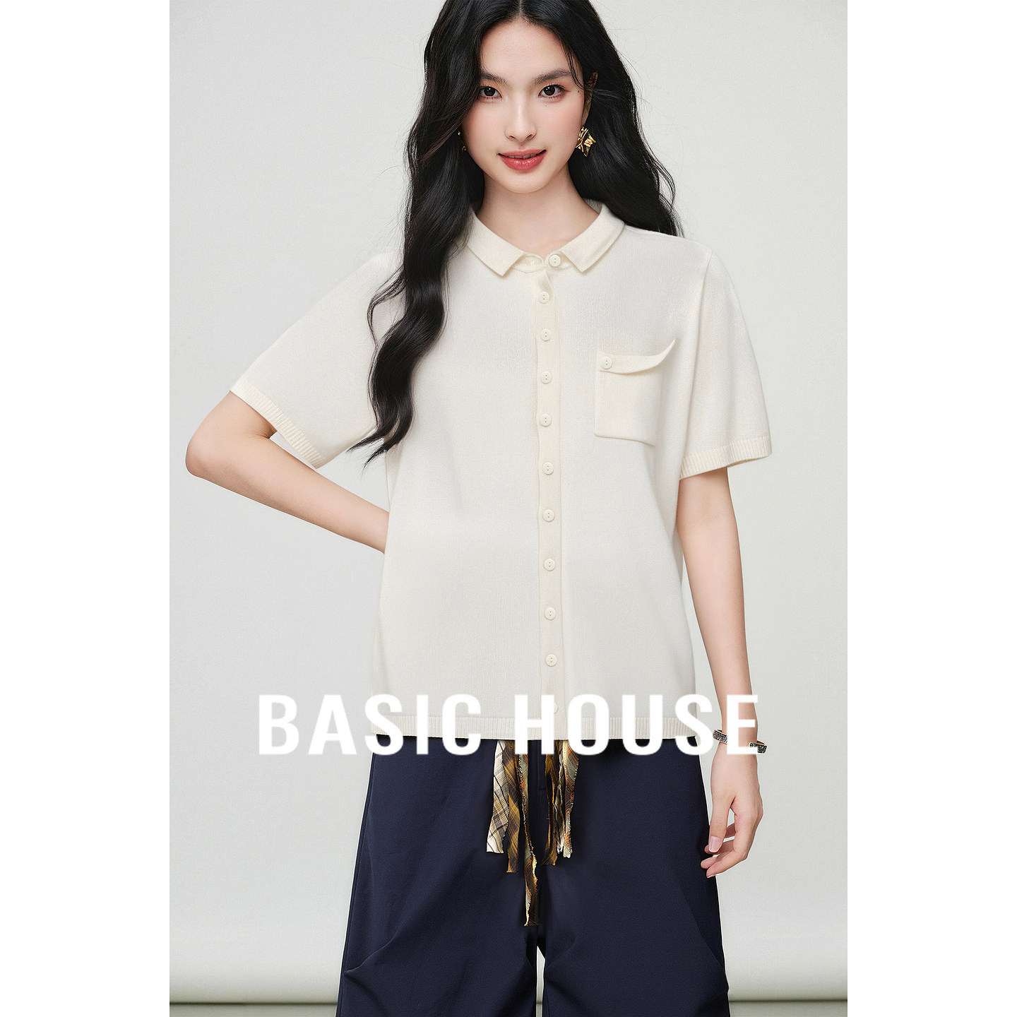 Basic House/百家好简约翻领口袋设计夏季新款百搭针织短袖衬衫女