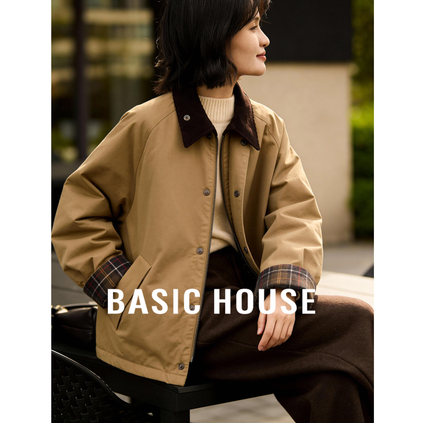Basic House/百家好翻领格纹拼接短款棉服女冬季加厚保暖撞色外套