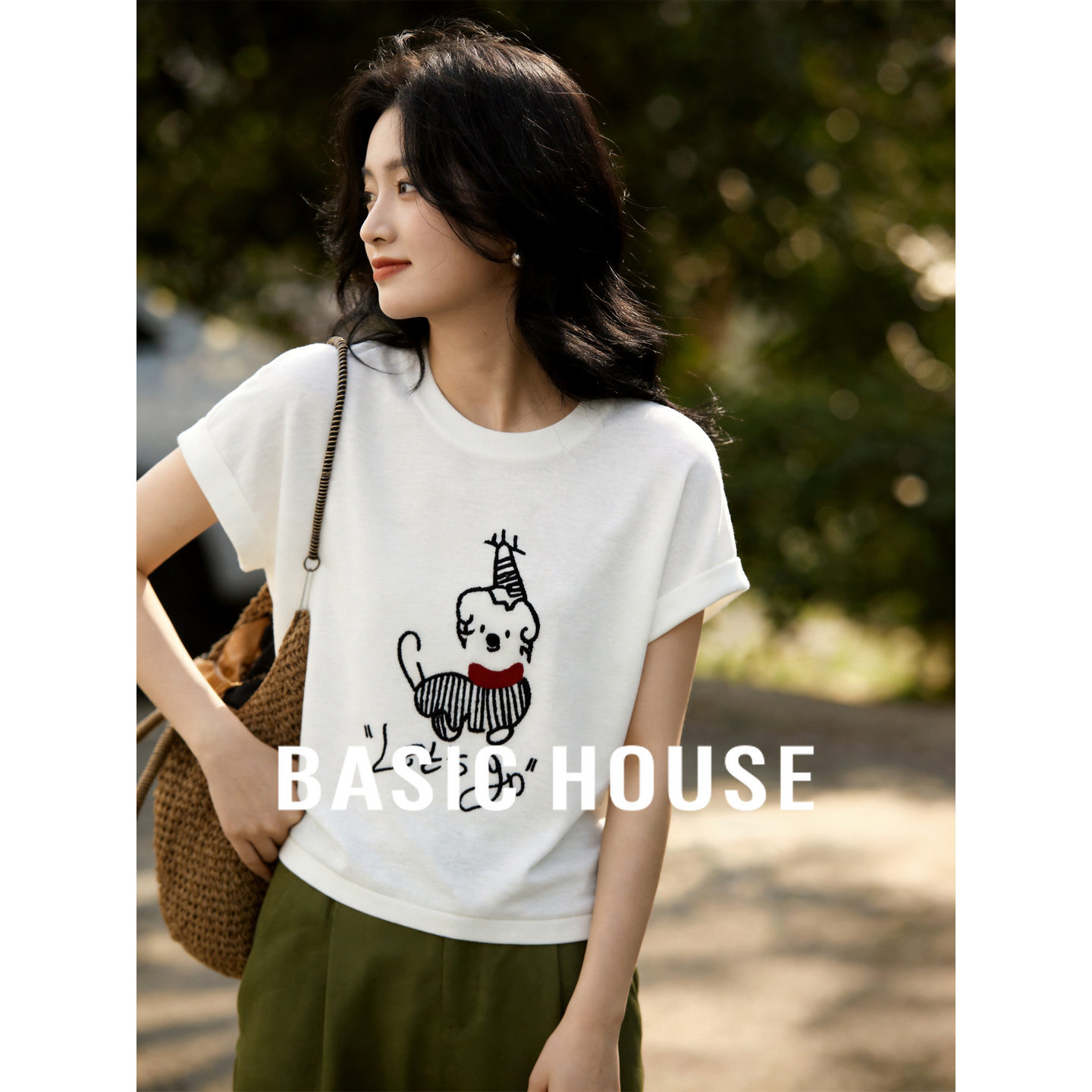 Basic House/百家好线条小狗刺绣针织衫女夏白色宽松休闲短袖上衣