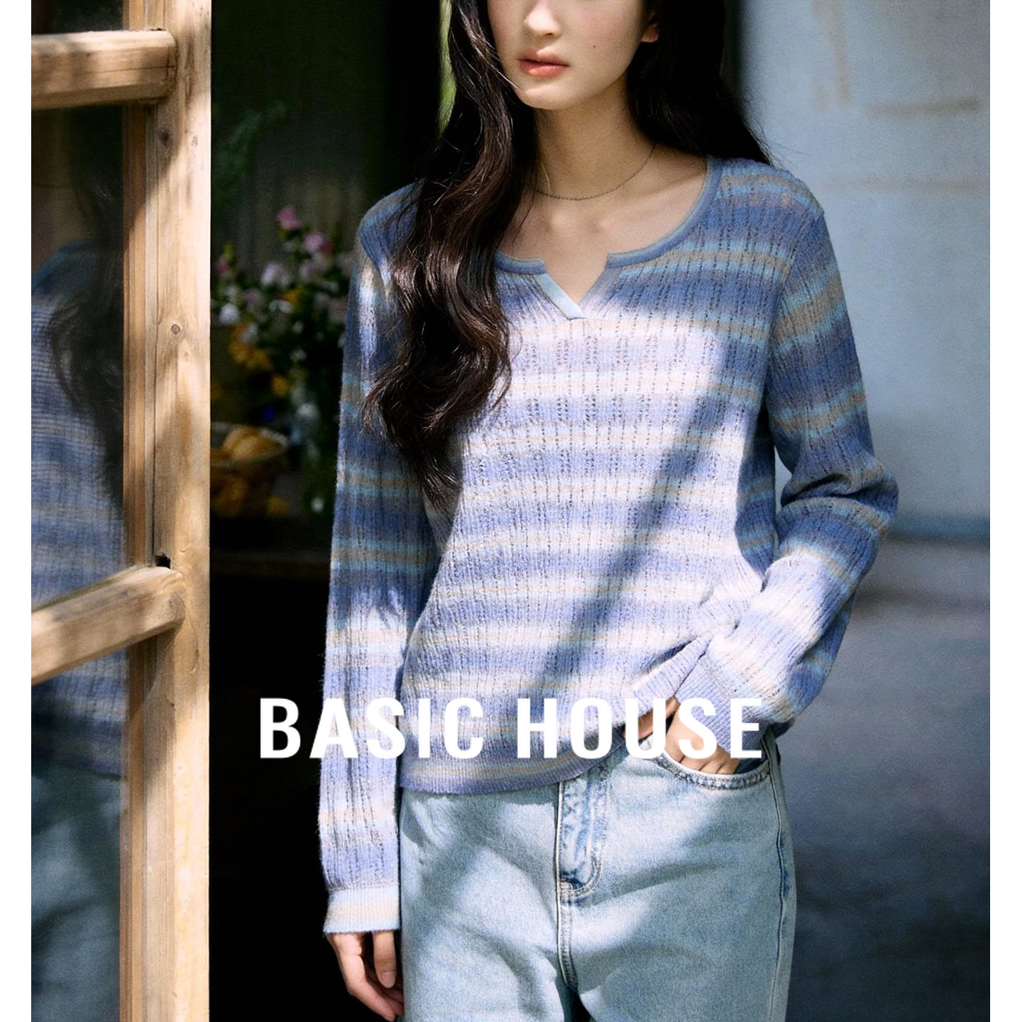 Basic House百家好渐变条纹V领针织衫女春季新款软糯透气长袖上衣