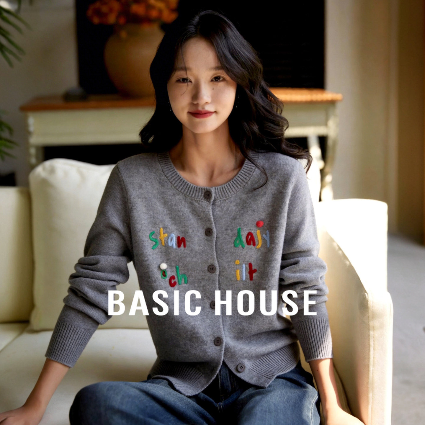 Basic House/百家好灰色针织衫字母刺绣长袖短款开衫外套气质春款