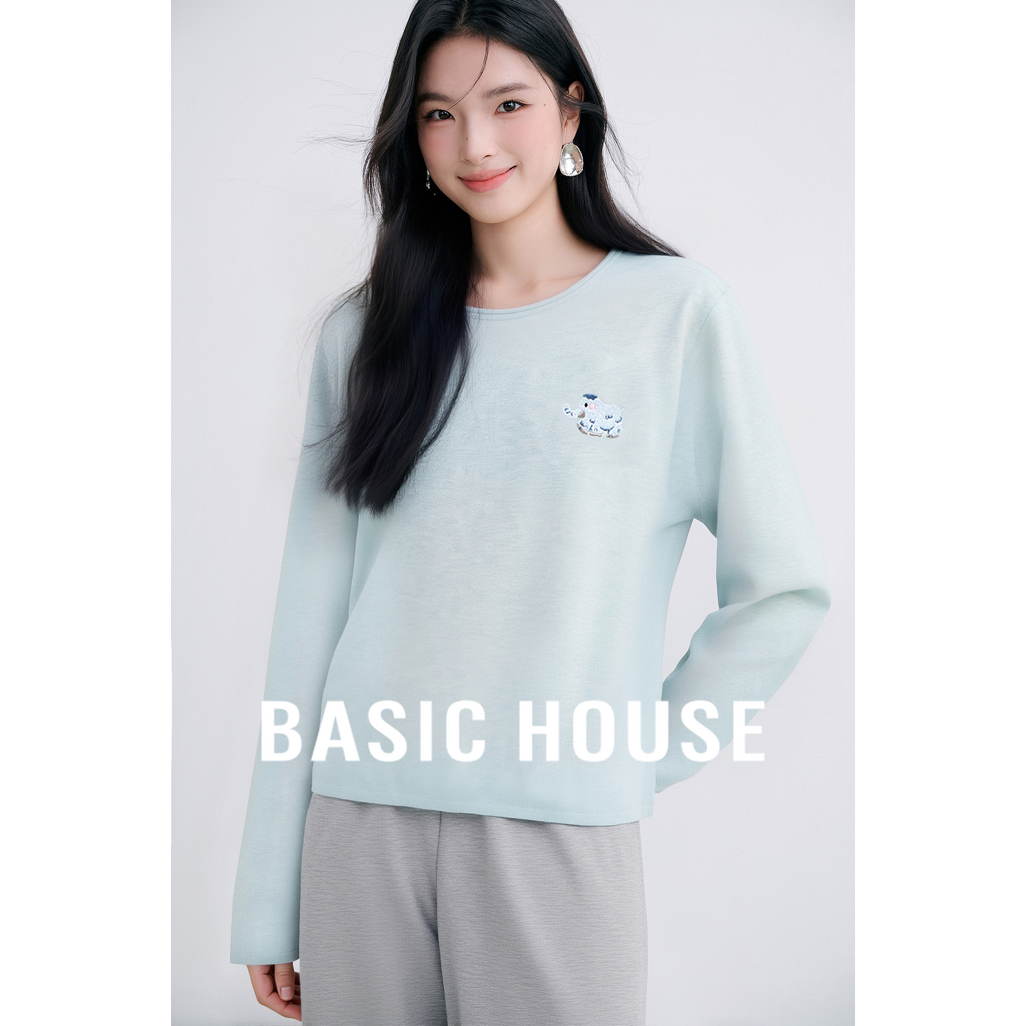 Basic House/百家好清新百搭秋季新款刺绣设计感宽松简约针织衫女