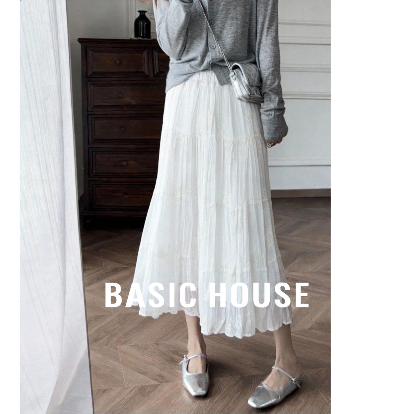 百家好温柔风白色松紧腰蛋糕裙子春季新款亮丝褶皱A字半身长裙女