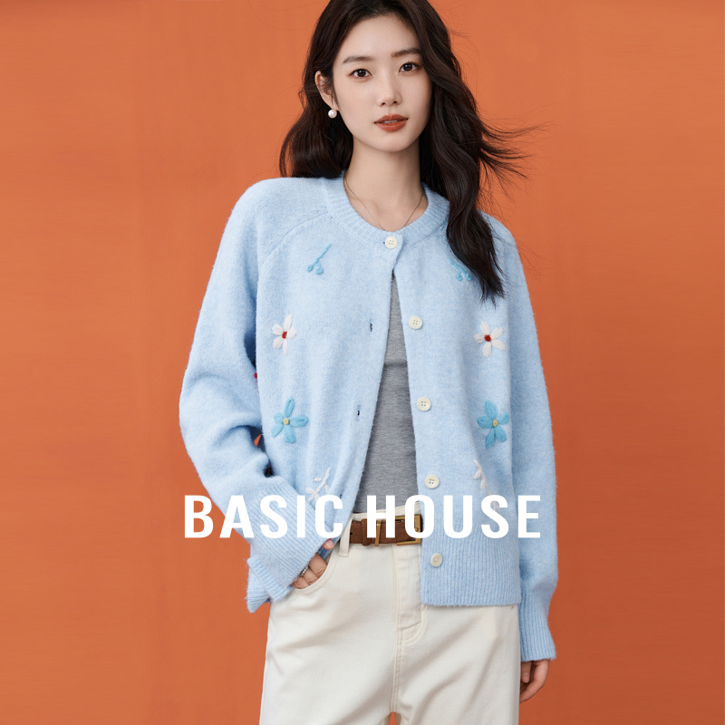 圆领刺绣毛衣 宽松慵懒开衫