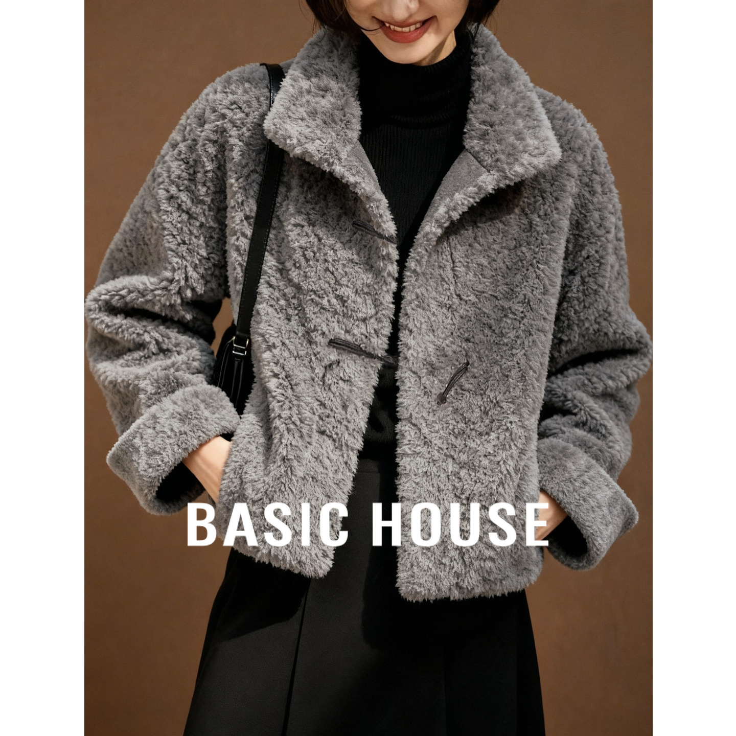 Basic House/百家好秋冬短款立领毛茸茸人造皮毛外套女保暖上衣