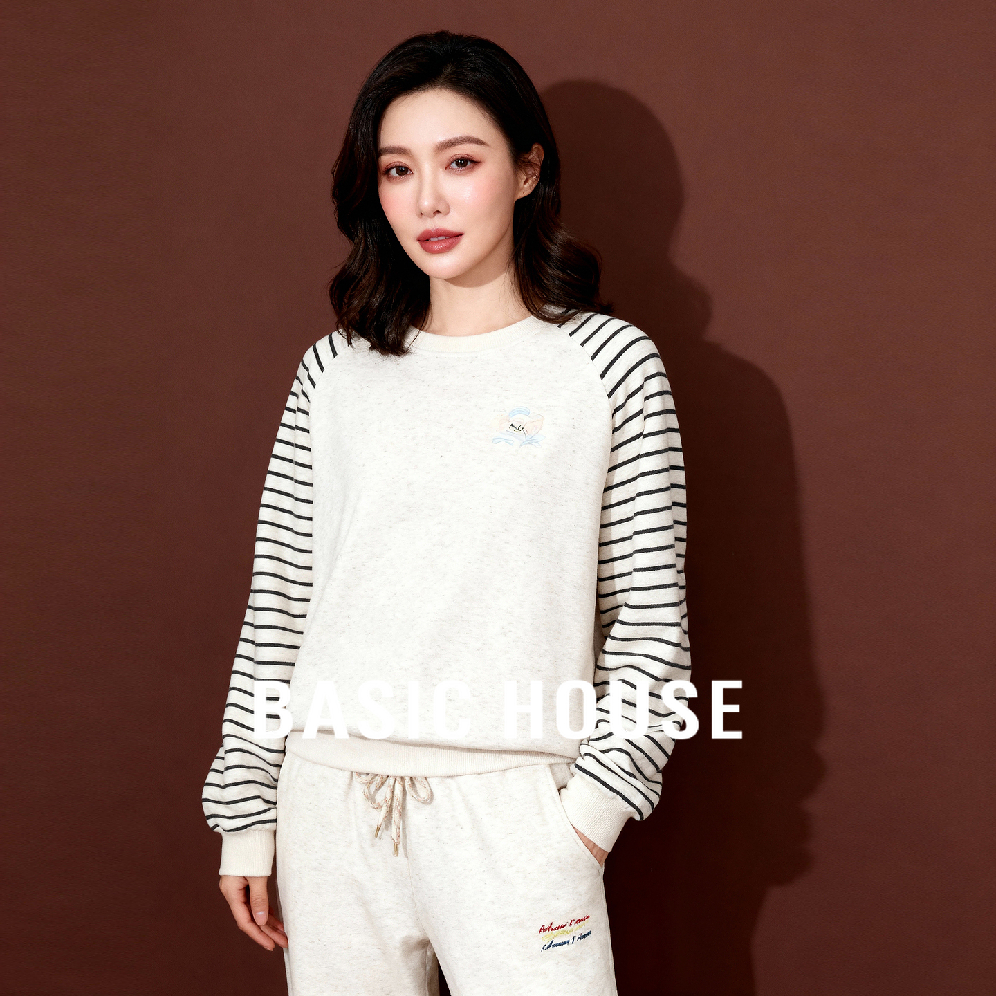 Basic House/百家好秋冬套装女款条纹拼接卫衣休闲宽松卫裤两件套