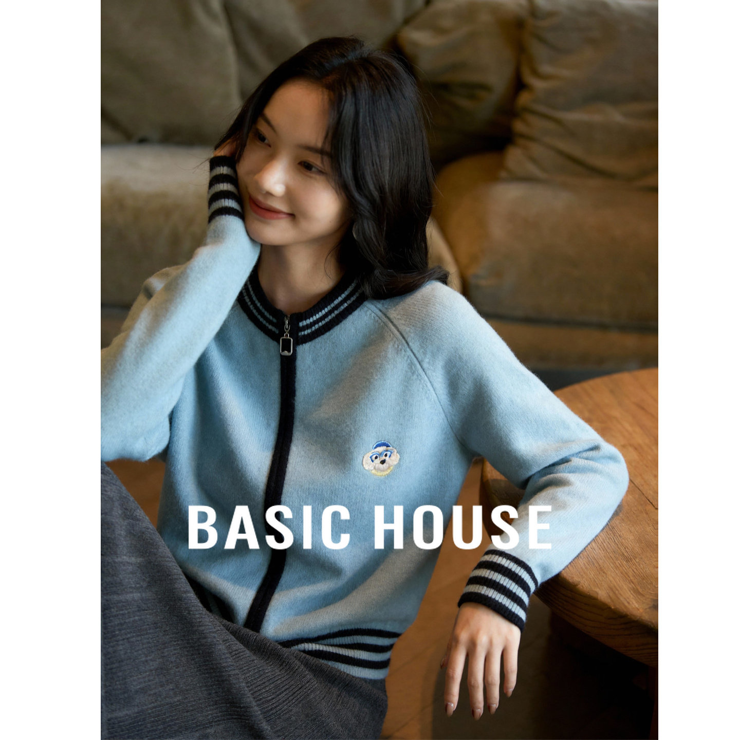 Basic House/百家好休闲风新款棒球服外套女刺绣撞色拉链开衫毛衣
