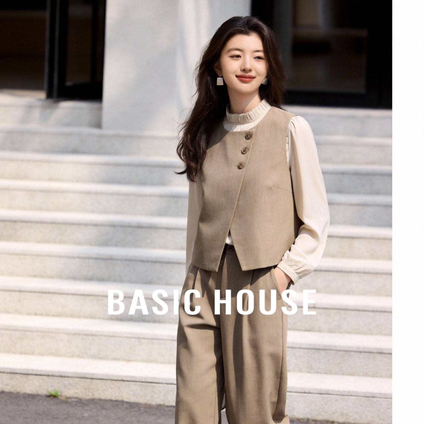 Basic House/百家好杏色花边领衬衫西装马甲直筒裤时尚套装春新款