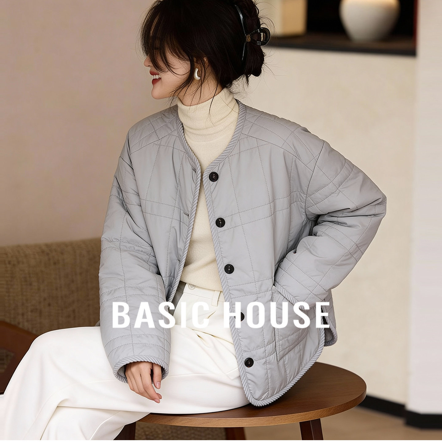 Basic House/百家好纯色短款绒边棉服女新款压线纽扣宽松保暖外套