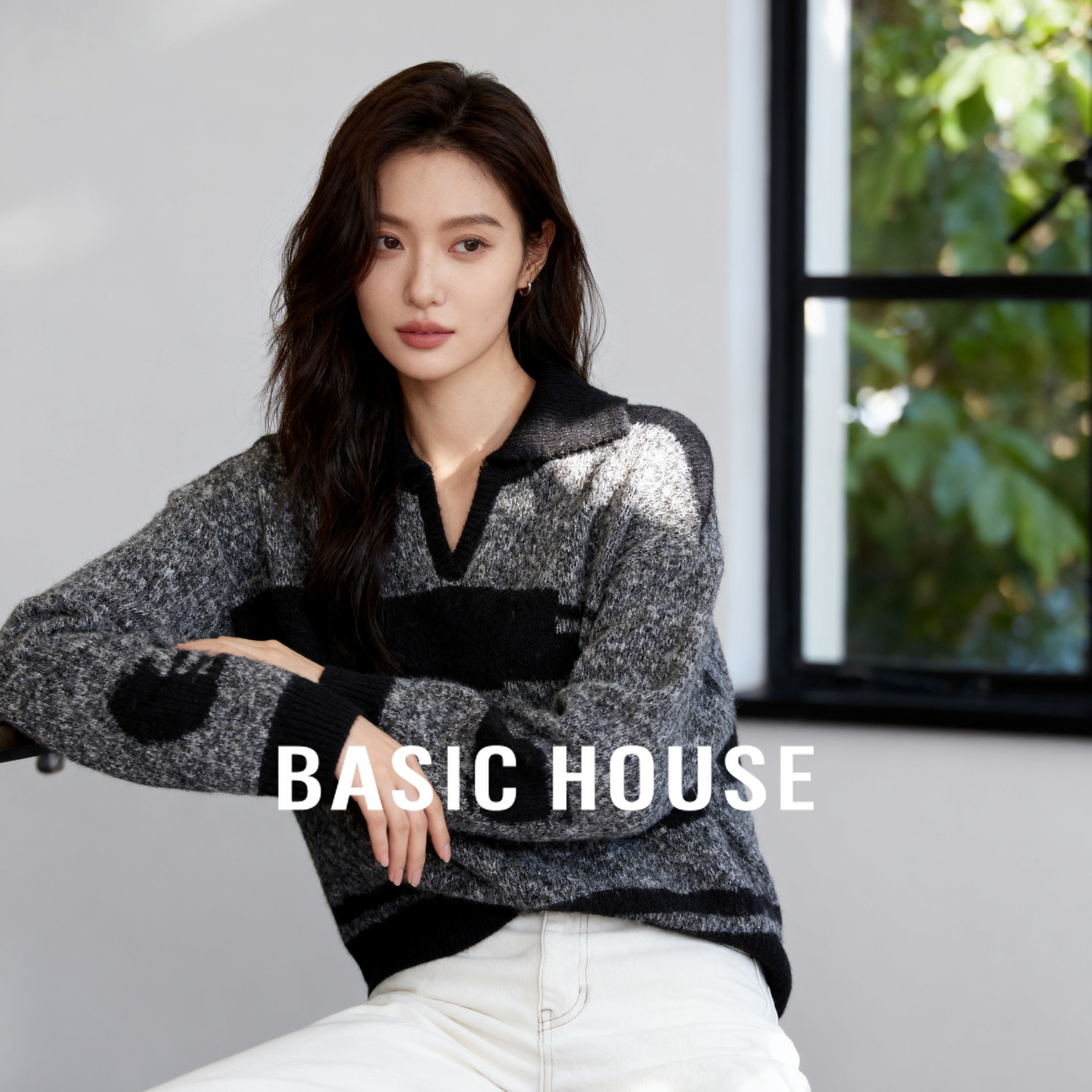 Basic House/百家好撞色翻领毛衣女秋季复古潮流宽松V领套头上衣
