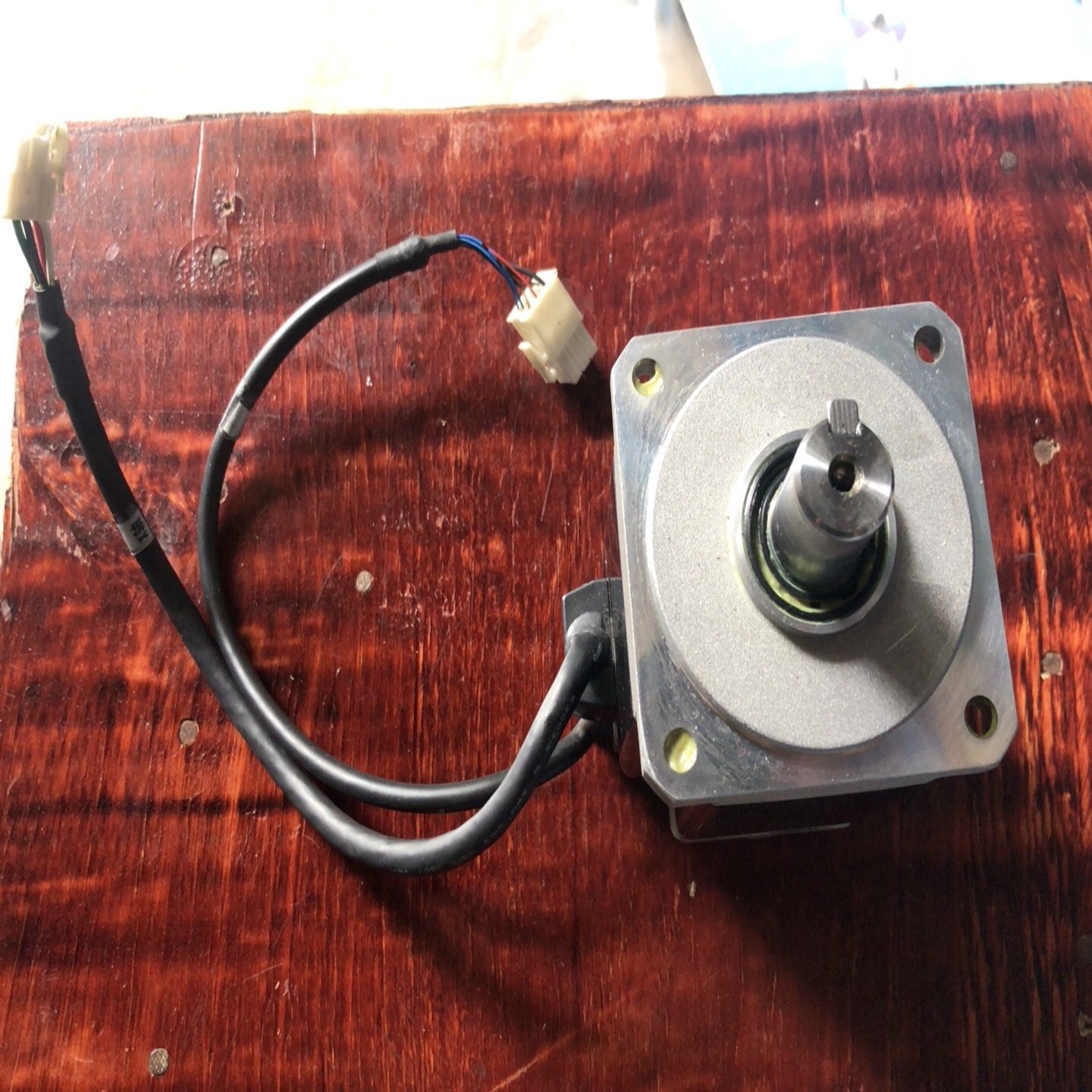 议价多摩川750w伺服电机型号TS4614S2022E200议价