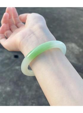 羊脂白玉且末料翠青圆条手镯青海