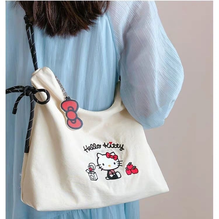 爆款HelloKitty可爱刺绣帆布斜挎包大容量便携式外出托特包