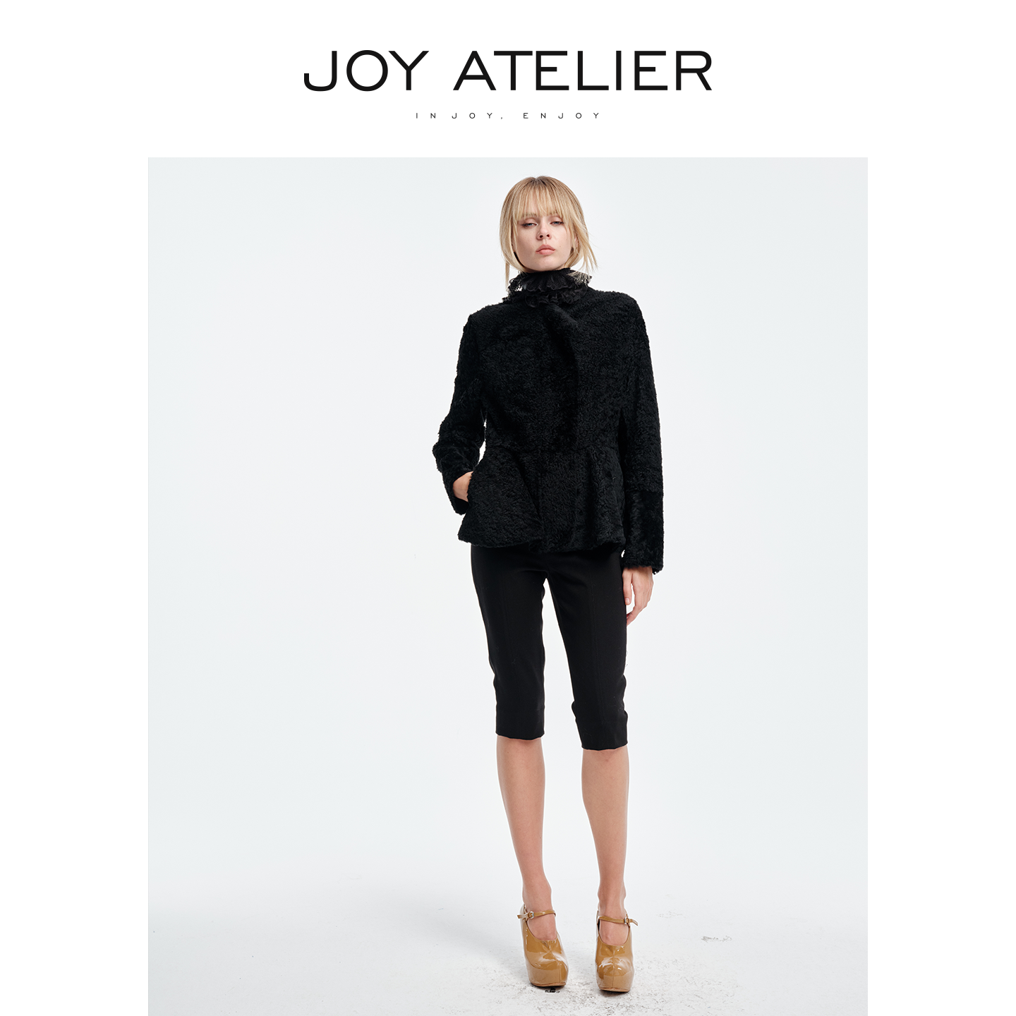 收腰裙摆型皮毛一体皮草外套