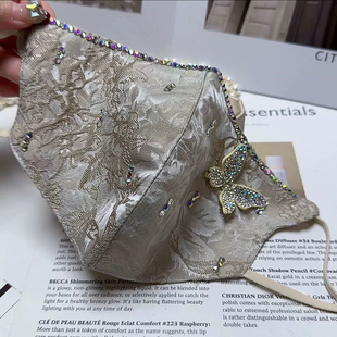 饰口罩秋冬季 2024新款 带钻面罩网红宫廷蝴蝶压花天鹅水钻超闪装