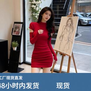 本命年红色洋装女2026春季新款辣妹收腰显瘦性感打底包臀短裙子