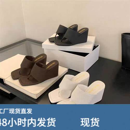 显瘦2026新款凉拖鞋春秋小众坡跟设计夹趾露趾气质凉鞋韩版人字拖