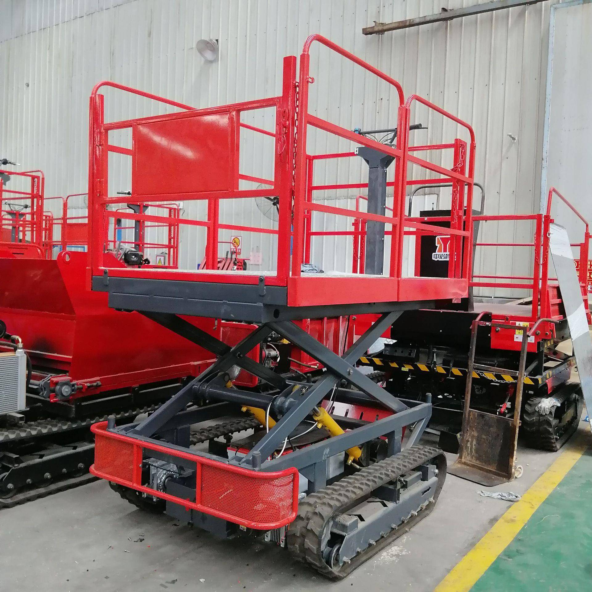 自行走果园管理设备高空作业平台履带式扩展电动升降车